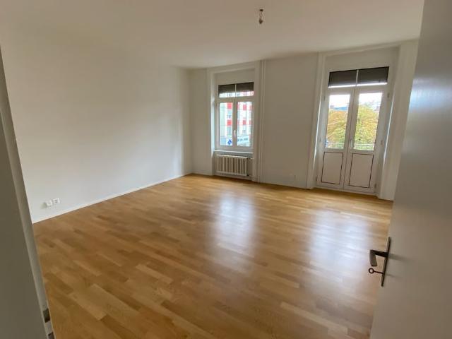 2.5 Zimmer, 81 m², 2. Stock