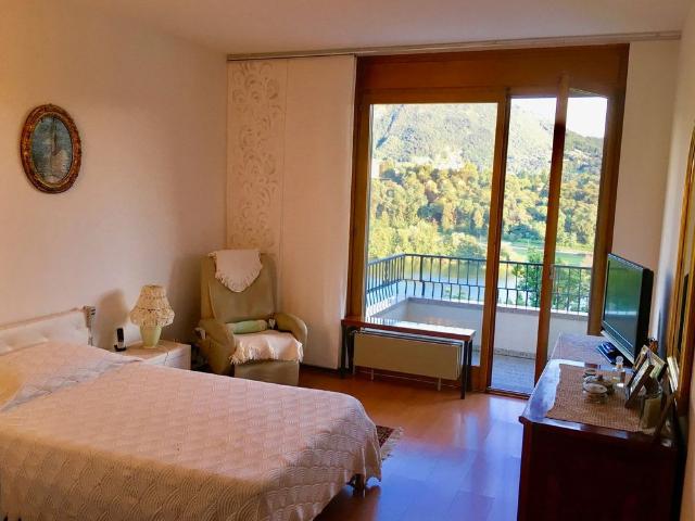 2.5 Zimmer, 83 m², EG
