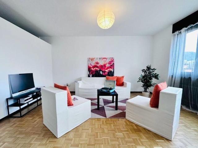 2.5 Zimmer, 98 m², 5. Stock