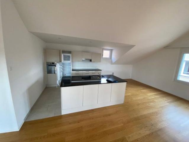 2.5 Zimmer, 90 m², 1. Stock