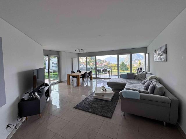 2.5 Zimmer, 90 m², 2. Stock