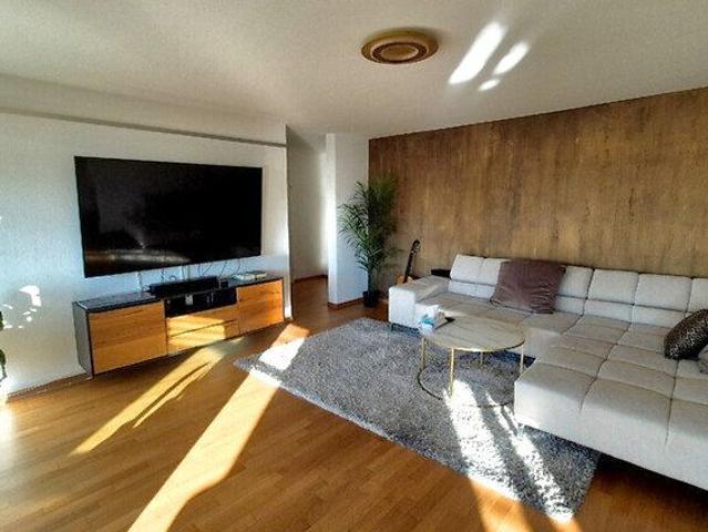 2.5 Zimmer, 90 m², 5. Stock