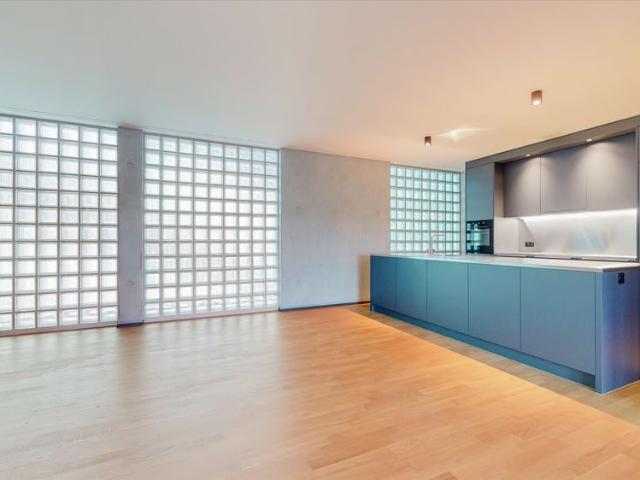 2.5 Zimmer, 90 m², 5. Stock