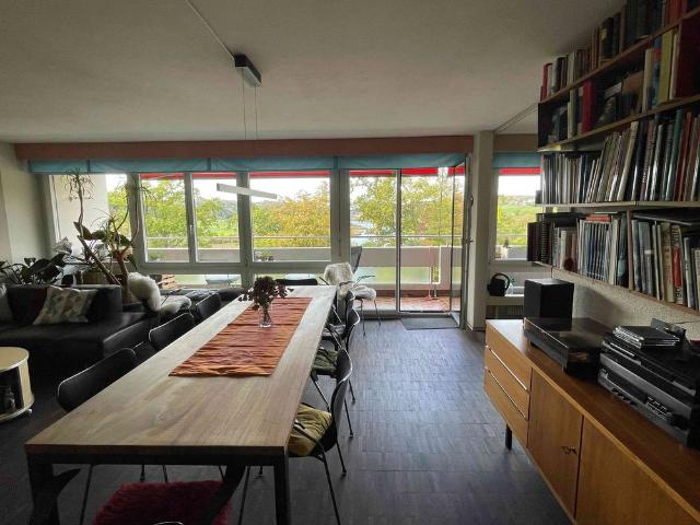 2.5 Zimmer, 90 m², 6. Stock