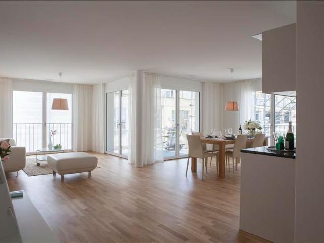 2.5 Zimmer, 93 m², 3. Stock