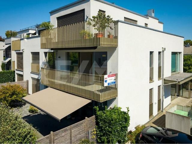 2.5 Zimmerwohnung mit hochwertigem Ausbau und sonnigem Balkon in Lachen SZ zu kaufen!