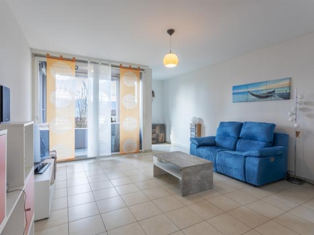 2.5 ZIMMIGES APARTMENT IM 2. OGERN MIT U.G. STELLPLATZ
