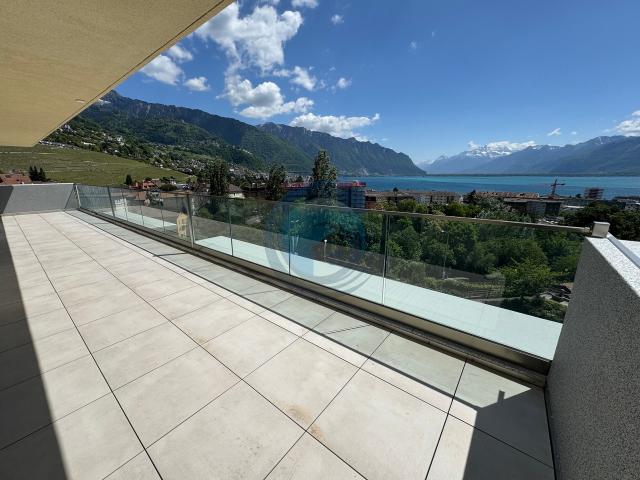 2,5 ZIMMIGES ATTIKA APARTMENT MIT PANORAMABLICK AUF DEN SEE