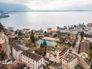 Luminous 2.5 room apartment with lake and mountain view