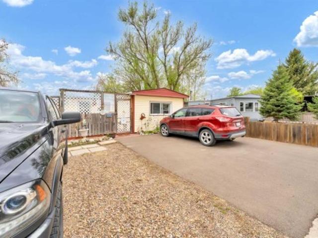 2 612 20 Street Ne, Medicine Hat, AB, T1C 1H5 house for sale | Listing ID A2331 | Royal LePage