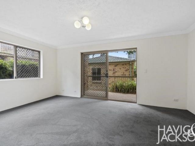 2 / 74 Norman Drive, CHERMSIDE QLD 4032
