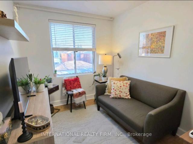 2 75 Auburn Avenue in Toronto: Corso Italia Davenport House for lease Toronto W03: MLS®# W13727358