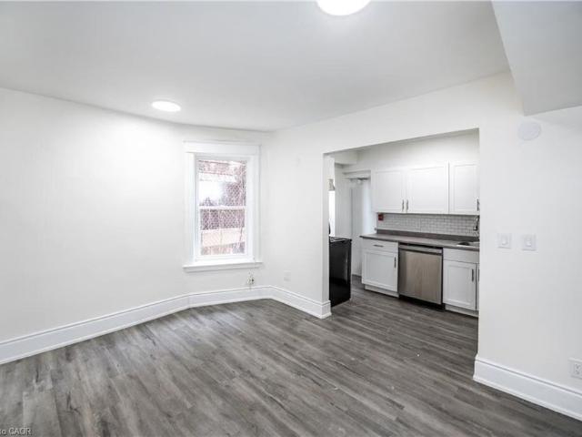 2 709 Main E Street, Hamilton