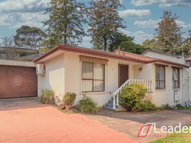 2 / 7 MILLER CRESCENT, Mount Waverley