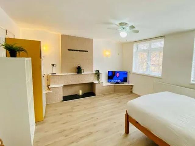 2 84 Glengarnock Avenue, London, E14 3BP, United Kingdom | 4 bed house for rent #167775947 | Rentberry