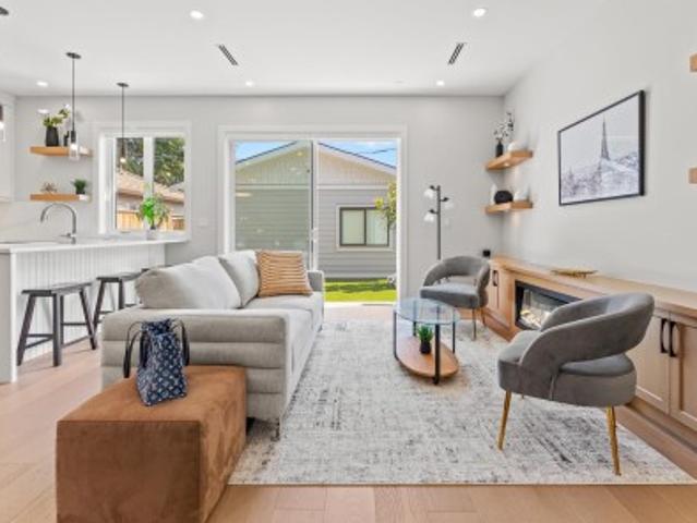 2 8578 Cartier Street, Vancouver, BC, V6P 4T8 duplex for sale | Listing ID R3173 | Royal LePage