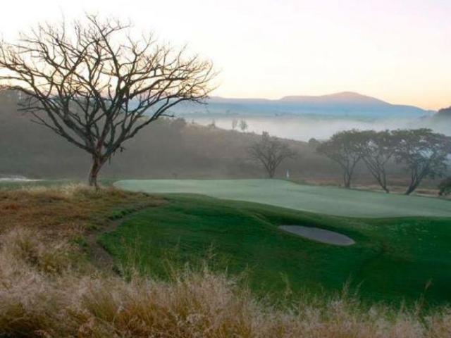 $2,875m2 / Terreno 816m2 en El Rio Country club