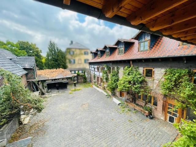 2.803 m² Grundstück mit Wohnhaus, Scheunen und großem Potenzial
