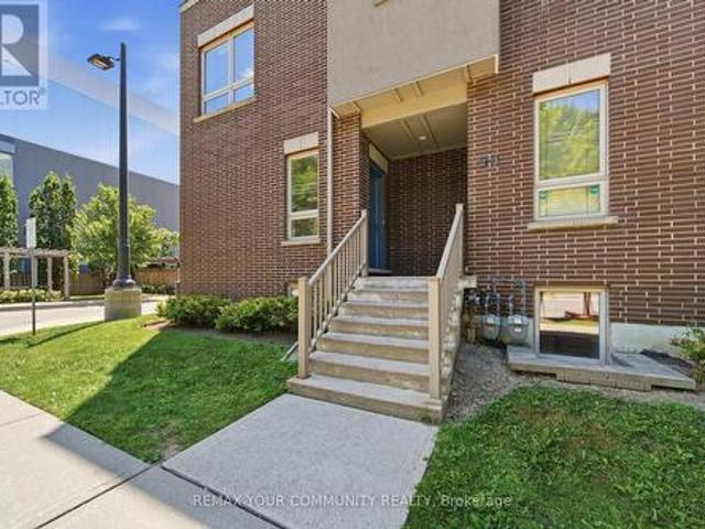 2 90 Caledonia Park Road, Toronto, ON, M6H 0B1 townhouse for sale | Listing ID W13625 | Royal LePage