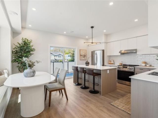 2 921 Dale St, Saanich, BC, V8X 2V9 house for sale | Listing ID 1049 | Royal LePage