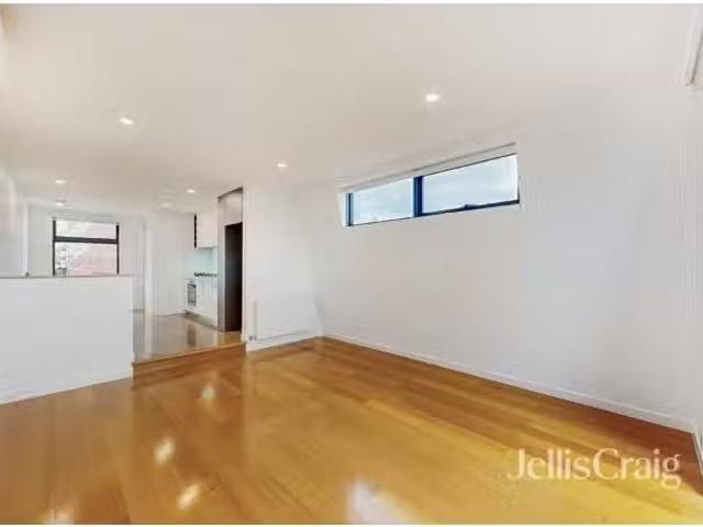 2C Dando St, Richmond Townhouse for rent Listed by Alice Card.