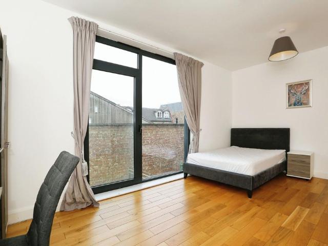 2C Milner Road, London SW19 1 bed in a house share to rent £1,300 pcm £300 pw
