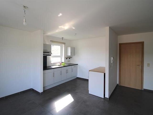 2CH apartment with cellar and outdoor parking