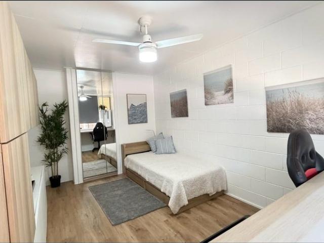2A/240 Carmody Road Fully renovated room with shared Bathroom and Kitchen