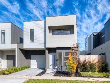 Pakenham, Cardinia County, Victoria