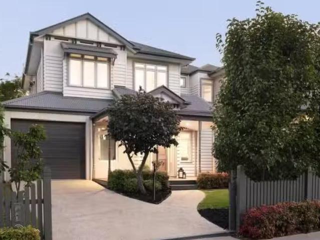 2A Grosvenor Street, Blackburn North VIC 3130 House Auction