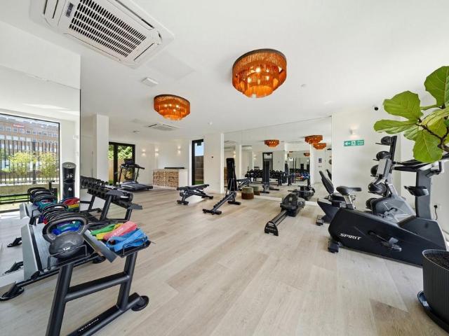 2A Greenhill Way, London HA1 Studio to rent £1,246 pcm £288 pw