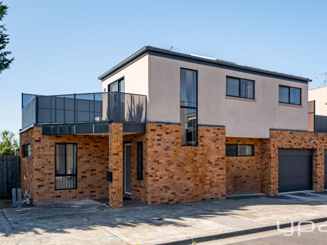 2A Regent Street, Hadfield