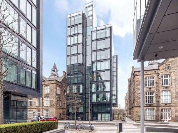 2b2b flat in Simpson loan, edinburgh city center