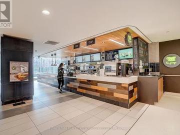 Commercial for sale in Halton - Parking