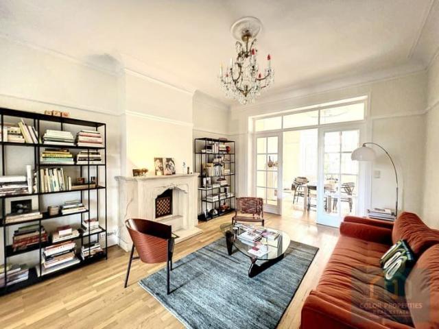 2B unfurnished apartment 125m2 standing/ Molière