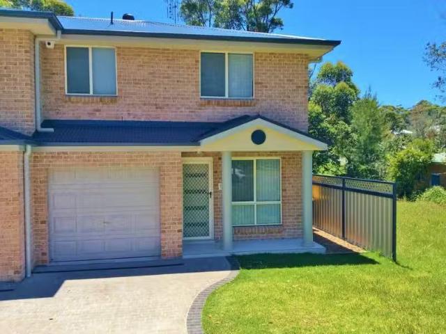 2B Woodglen Crescent, MOLLYMOOK, NSW 2539 Townhouse for Rent