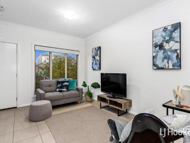 2B Corboy Close, Point Cook VIC, Belconnen