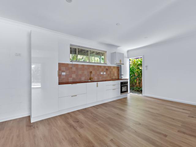 2B Hamilton Avenue Cannonvale, QLD 4802