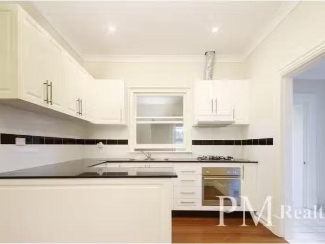 2B Meridian Street, Eastlakes House for rent Listed by Szilvi.
