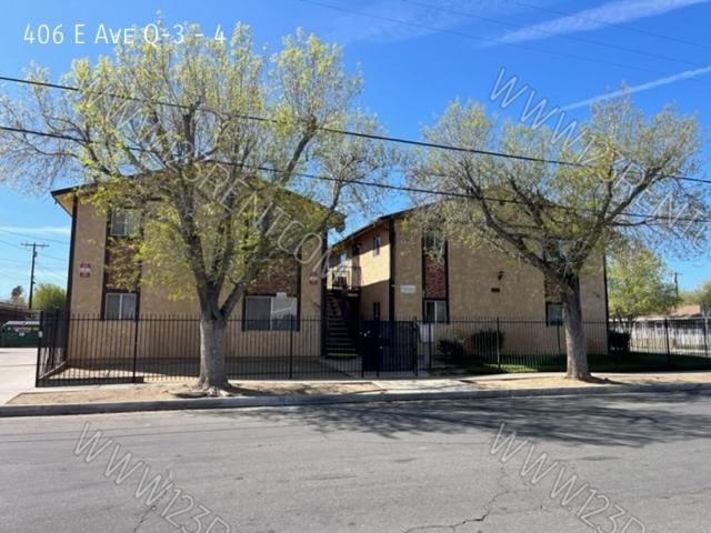 2BD/ 1BTH UPGRADED APARTMENT EAST PALMDALE