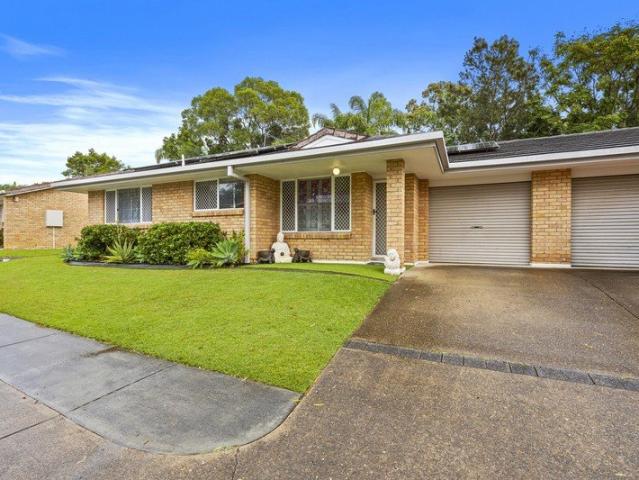 2BDRM SINGLE LEVEL END VILLA / RESORT STYLE ESTATE