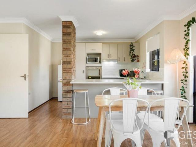 Low Maintenance Living in Noranda!