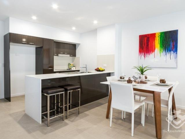 2bed 2 bath unit in great condition