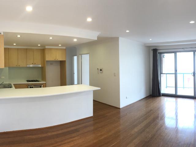 2bed 2bath opposite Dee Why Grand minutes to shops, buses & beaches
