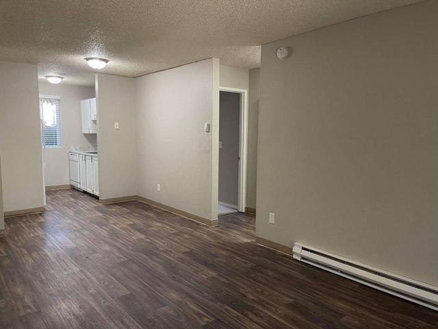 2Bedoom 1Bath 2 Bedroom Apartment for Rent at 12450 Se Powell Ct, Portland, OR 97236 Powellhurst Gilbert