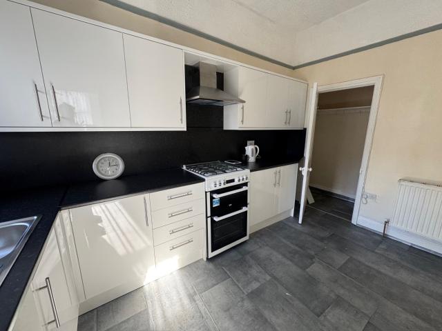 2beds FLAT For Rent