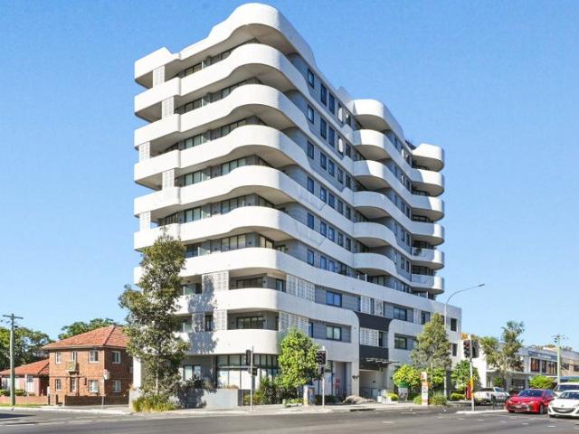 2bedroom + Study / office enclosed Balcony