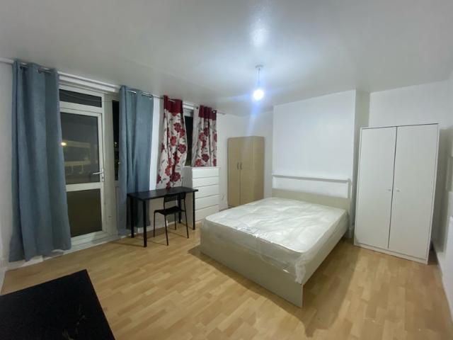 2Bedroom+Living RM+Balcony@ Bow
