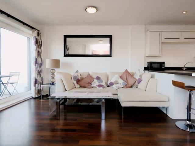 2Bedrooms, 1Bathrooms