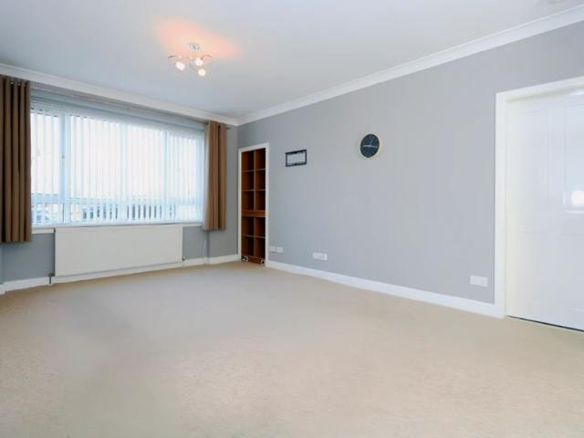2Bedrooms, 1Bathrooms